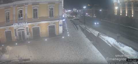Вид с камеры на Гастробар и Любинский проспек в Омскк