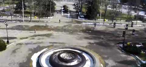 Вид на онлайн веб-камеру Соборной площади и фонтан в Краснодаре